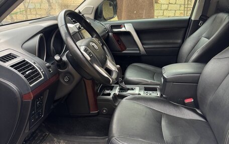 Toyota Land Cruiser Prado 150 рестайлинг 2, 2015 год, 3 300 000 рублей, 19 фотография