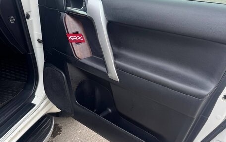 Toyota Land Cruiser Prado 150 рестайлинг 2, 2015 год, 3 300 000 рублей, 10 фотография