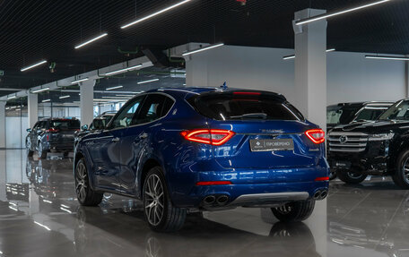 Maserati Levante I, 2017 год, 3 990 000 рублей, 5 фотография