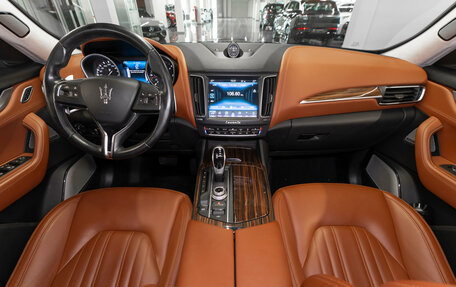 Maserati Levante I, 2017 год, 3 990 000 рублей, 8 фотография