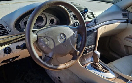 Mercedes-Benz E-Класс, 2003 год, 750 000 рублей, 11 фотография