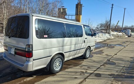 Toyota HiAce H100, 1997 год, 675 000 рублей, 3 фотография