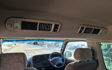 Toyota HiAce H100, 1997 год, 675 000 рублей, 6 фотография