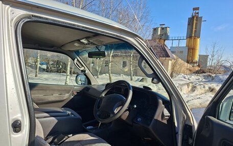 Toyota HiAce H100, 1997 год, 675 000 рублей, 16 фотография