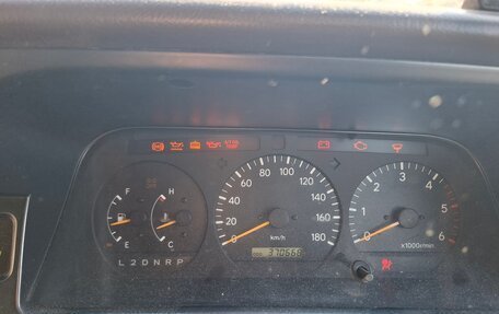 Toyota HiAce H100, 1997 год, 675 000 рублей, 21 фотография