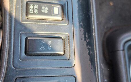 Toyota HiAce H100, 1997 год, 675 000 рублей, 22 фотография