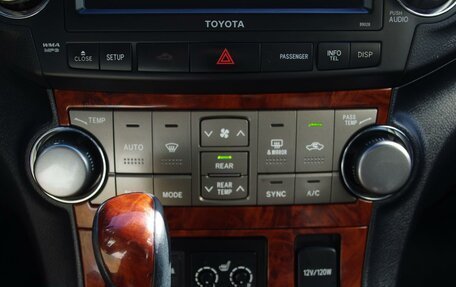 Toyota Highlander III, 2012 год, 1 599 000 рублей, 19 фотография