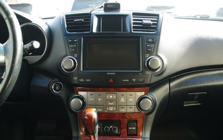 Toyota Highlander III, 2012 год, 1 599 000 рублей, 17 фотография