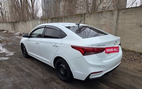 Hyundai Solaris II рестайлинг, 2018 год, 1 290 000 рублей, 7 фотография