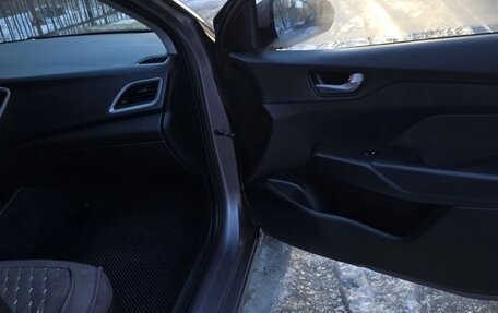 Hyundai Solaris II рестайлинг, 2019 год, 1 200 000 рублей, 8 фотография