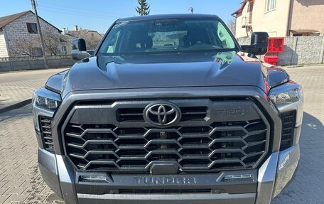 Toyota Tundra, 2023 год, 7 150 000 рублей, 2 фотография