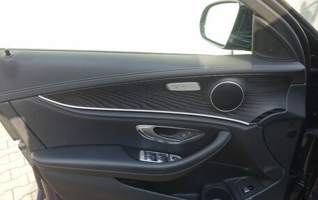 Mercedes-Benz E-Класс, 2021 год, 4 690 000 рублей, 5 фотография