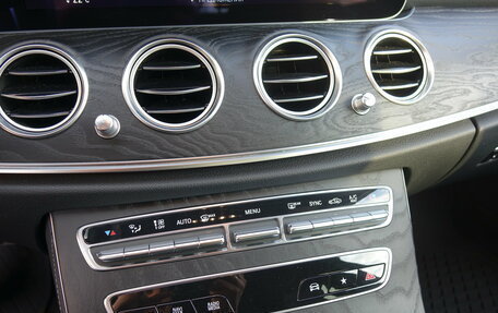 Mercedes-Benz E-Класс, 2021 год, 4 690 000 рублей, 13 фотография