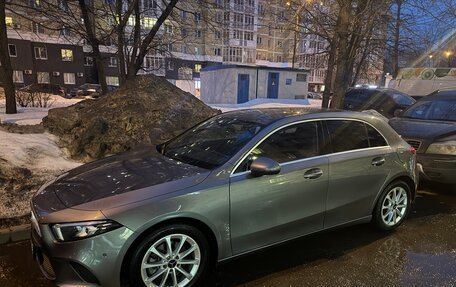 Mercedes-Benz A-Класс, 2018 год, 2 300 000 рублей, 1 фотография