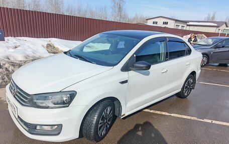 Volkswagen Polo VI (EU Market), 2017 год, 950 000 рублей, 2 фотография