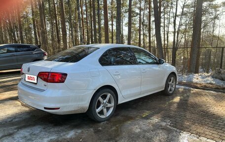 Volkswagen Jetta VI, 2016 год, 1 290 000 рублей, 2 фотография