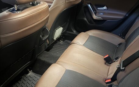 Mercedes-Benz A-Класс, 2018 год, 2 300 000 рублей, 7 фотография