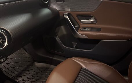 Mercedes-Benz A-Класс, 2018 год, 2 300 000 рублей, 8 фотография