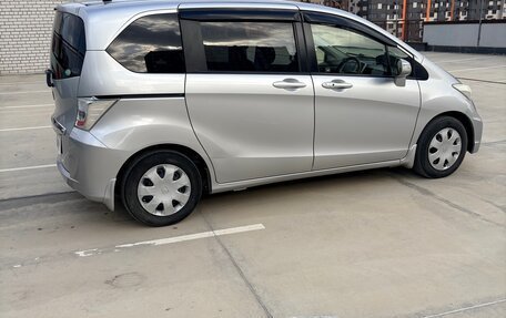 Honda Freed I, 2013 год, 1 235 000 рублей, 9 фотография