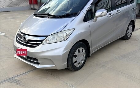 Honda Freed I, 2013 год, 1 235 000 рублей, 3 фотография