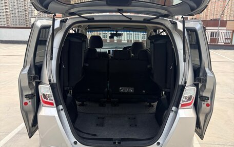 Honda Freed I, 2013 год, 1 235 000 рублей, 19 фотография