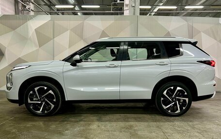 Mitsubishi Outlander, 2023 год, 3 650 000 рублей, 9 фотография