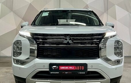 Mitsubishi Outlander, 2023 год, 3 650 000 рублей, 2 фотография