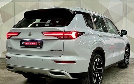 Mitsubishi Outlander, 2023 год, 3 650 000 рублей, 6 фотография