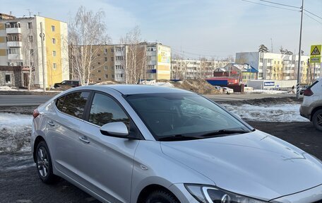 Hyundai Elantra VI рестайлинг, 2018 год, 1 400 000 рублей, 3 фотография
