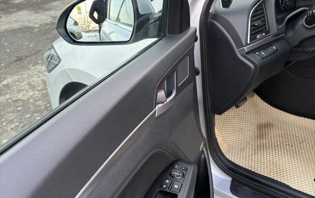 Hyundai Elantra VI рестайлинг, 2018 год, 1 400 000 рублей, 8 фотография