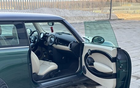 MINI Hatch, 2010 год, 13 фотография