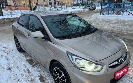Hyundai Solaris II рестайлинг, 2011 год, 845 000 рублей, 2 фотография