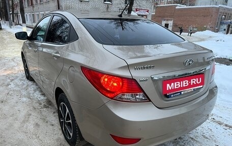 Hyundai Solaris II рестайлинг, 2011 год, 845 000 рублей, 5 фотография