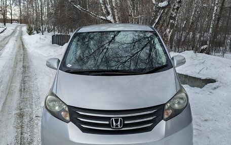 Honda Freed I, 2010 год, 1 195 000 рублей, 2 фотография