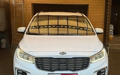 KIA Carnival III, 2018 год, 3 100 000 рублей, 1 фотография