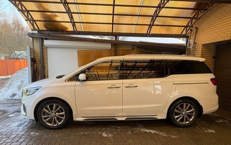 KIA Carnival III, 2018 год, 3 100 000 рублей, 3 фотография