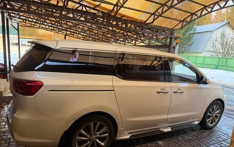 KIA Carnival III, 2018 год, 3 100 000 рублей, 5 фотография