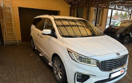 KIA Carnival III, 2018 год, 3 100 000 рублей, 6 фотография