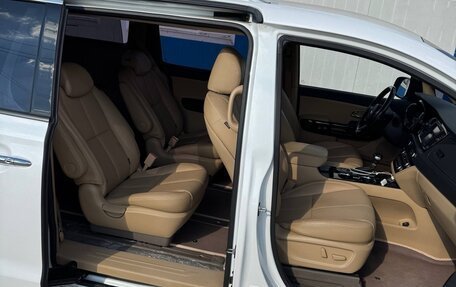 KIA Carnival III, 2018 год, 3 100 000 рублей, 14 фотография