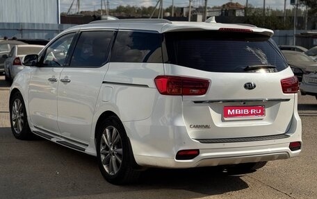 KIA Carnival III, 2018 год, 3 100 000 рублей, 27 фотография