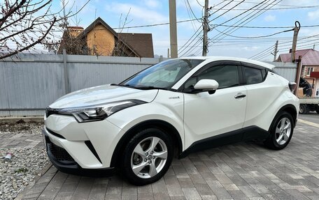 Toyota C-HR I рестайлинг, 2018 год, 2 299 000 рублей, 3 фотография