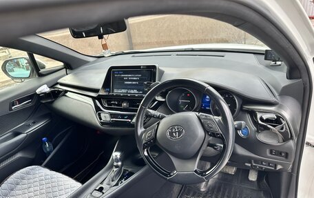Toyota C-HR I рестайлинг, 2018 год, 2 299 000 рублей, 4 фотография