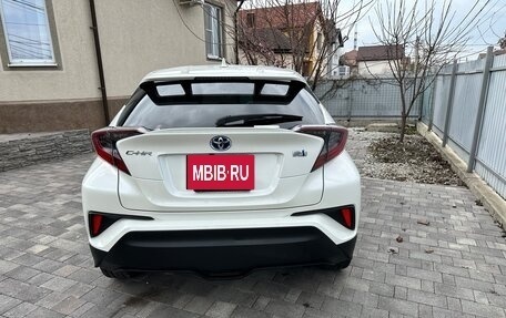 Toyota C-HR I рестайлинг, 2018 год, 2 299 000 рублей, 14 фотография