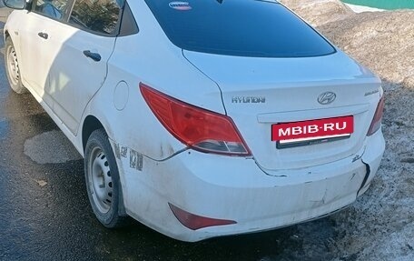 Hyundai Solaris II рестайлинг, 2015 год, 550 000 рублей, 2 фотография