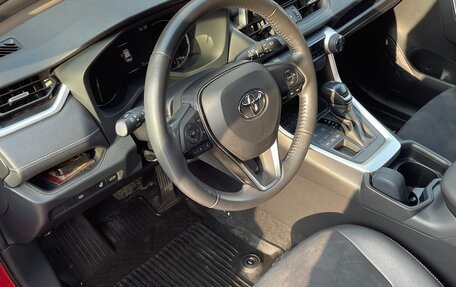 Toyota RAV4, 2021 год, 3 700 000 рублей, 4 фотография