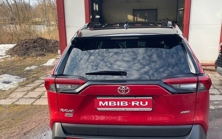Toyota RAV4, 2021 год, 3 700 000 рублей, 6 фотография