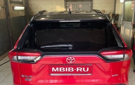 Toyota RAV4, 2021 год, 3 700 000 рублей, 14 фотография