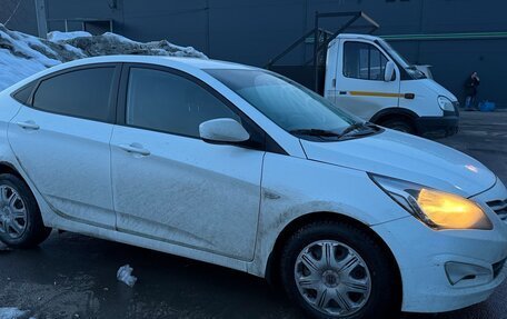 Hyundai Solaris II рестайлинг, 2015 год, 475 000 рублей, 3 фотография