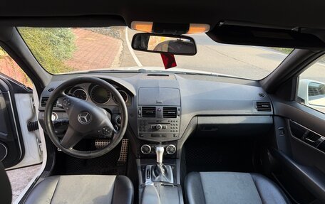 Mercedes-Benz C-Класс, 2011 год, 1 000 000 рублей, 7 фотография