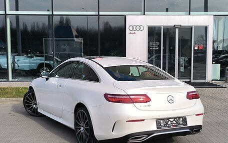 Mercedes-Benz E-Класс, 2018 год, 3 590 000 рублей, 6 фотография